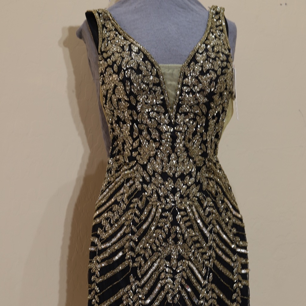 SCALA plunging neck 2 tone beaded HC dress in black/gold size 8
